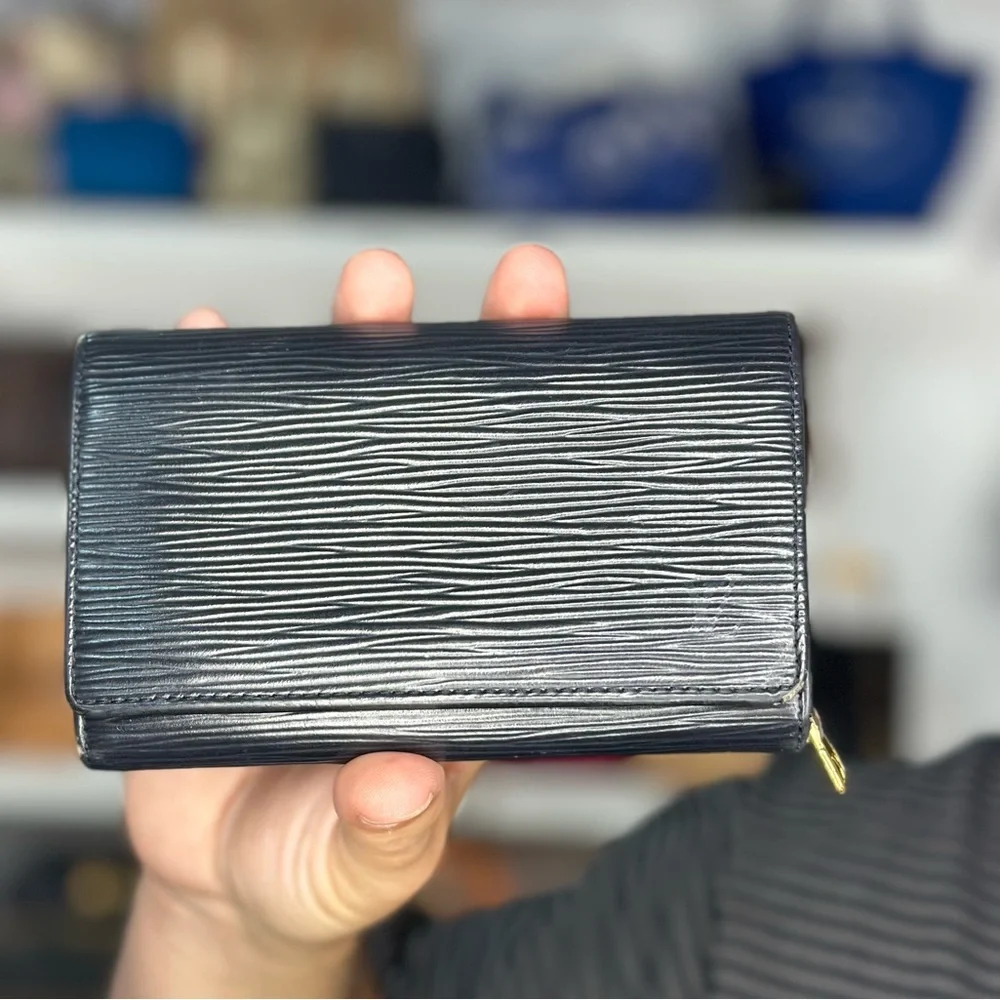 LV BLACK EPI LEATHER WALLET